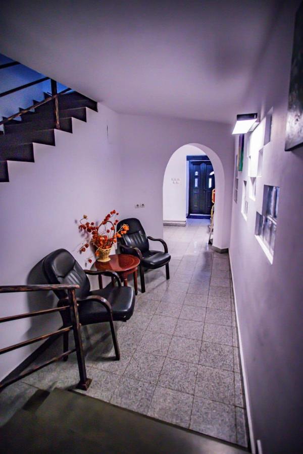 Casa Octavian Hotel Sucevita Bagian luar foto